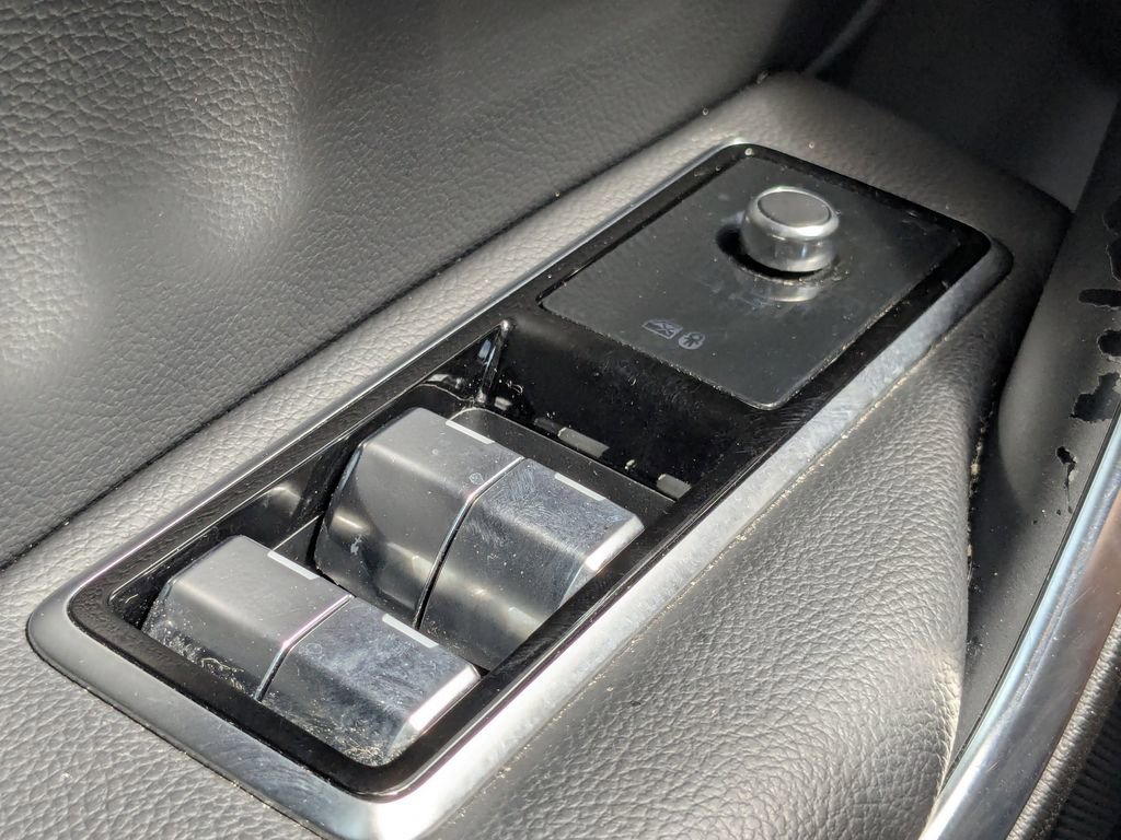 Used 2021 Jaguar F-PACE S image 9