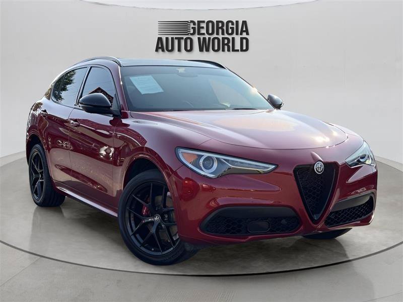 Used 2021 Alfa Romeo Stelvio Ti w/ Premium Package AWD/4WD image 2