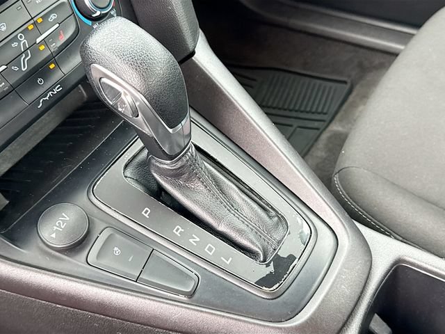 Certified 2018 Ford Focus SE w/ Cold Weather Package FWD image 24