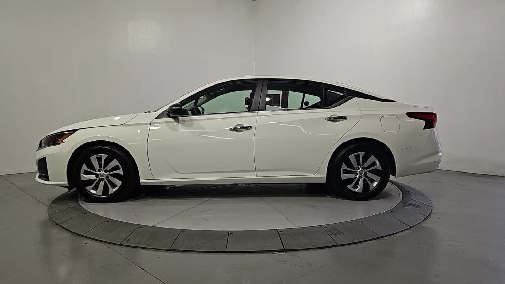 Used 2025 Nissan Altima 2.5 S FWD image 2