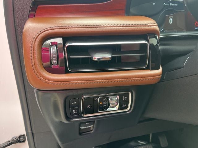 Certified 2023 Lincoln Nautilus Reserve AWD/4WD image 41