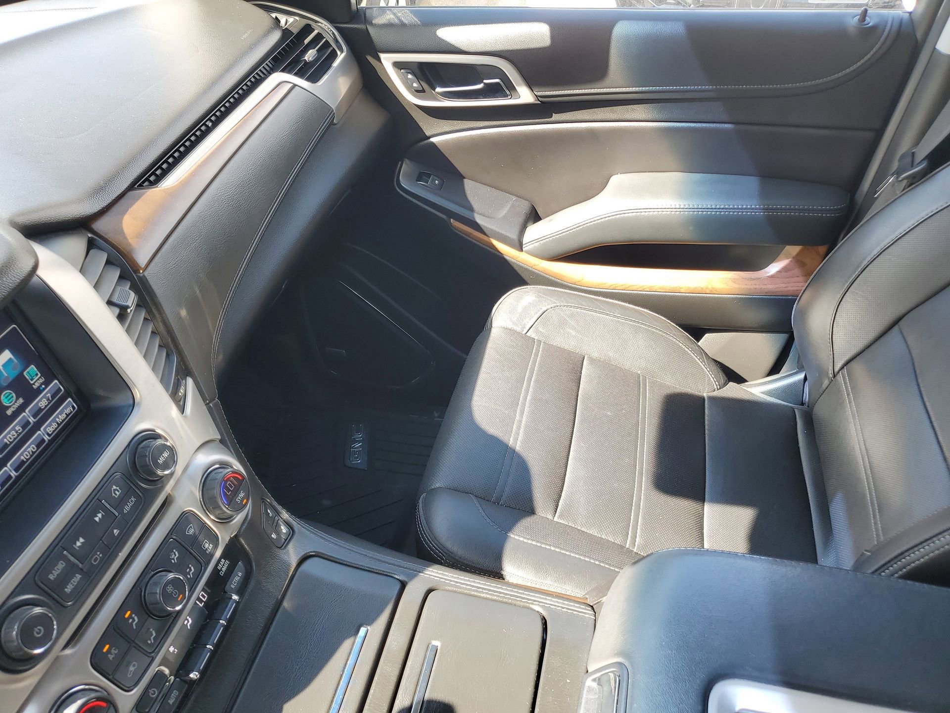 Used 2019 GMC Yukon Denali w/ Denali Ultimate Package image 28