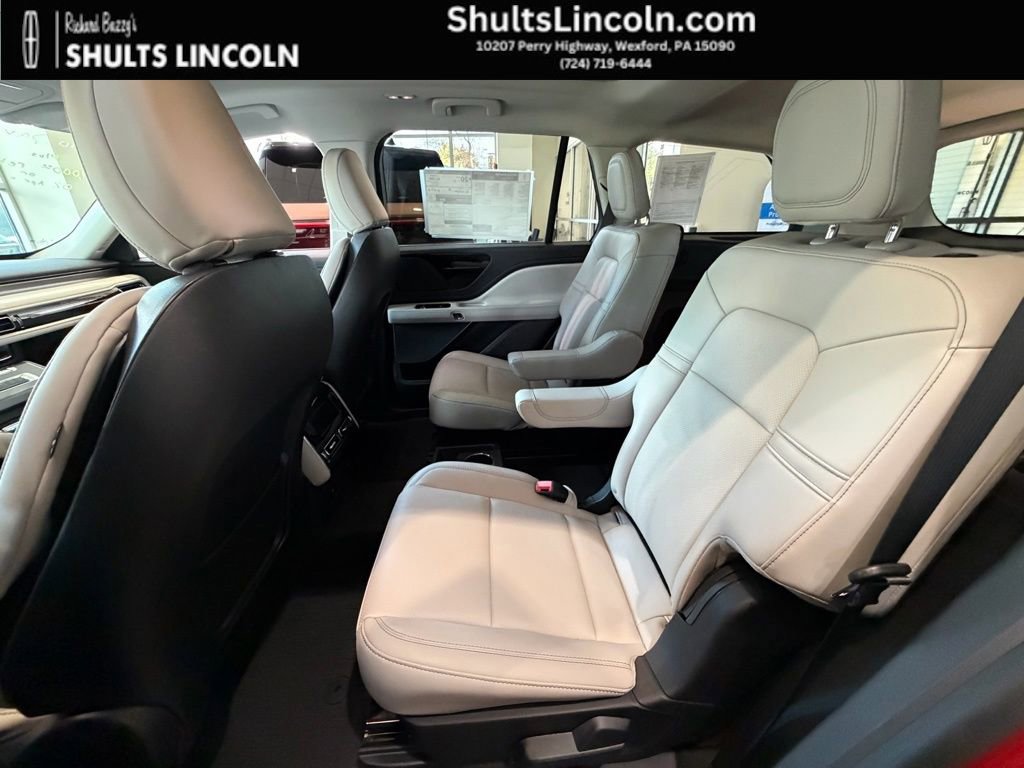 New 2026 Lincoln Aviator AWD image 19
