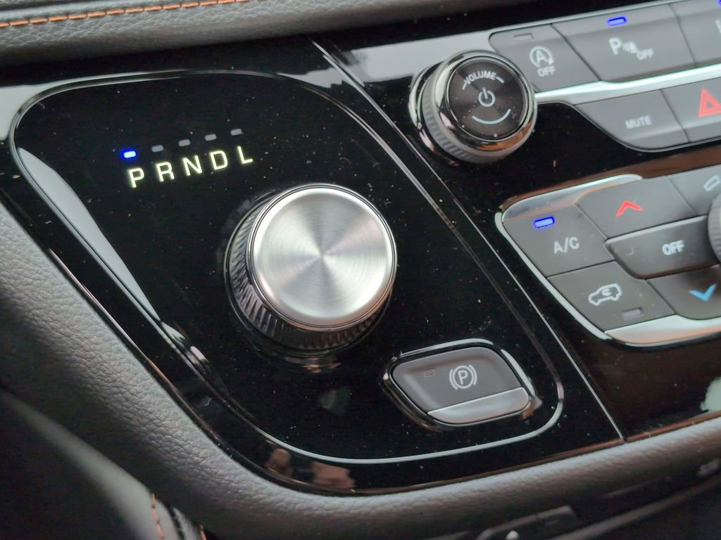 New 2026 Chrysler Pacifica Pinnacle w/ Trailer Tow Group image 18