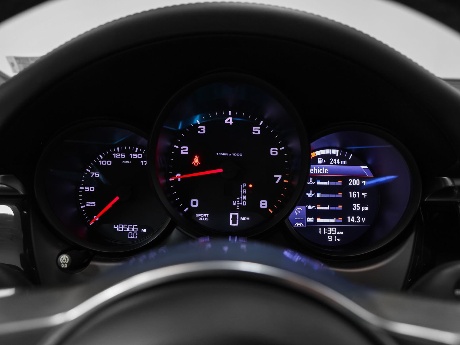 Certified 2018 Porsche Macan Sport Edition AWD/4WD image 29