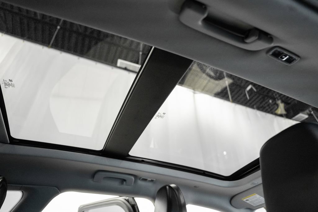 Used 2021 Lincoln Corsair Reserve w/ Equipment Group 201A AWD/4WD image 37