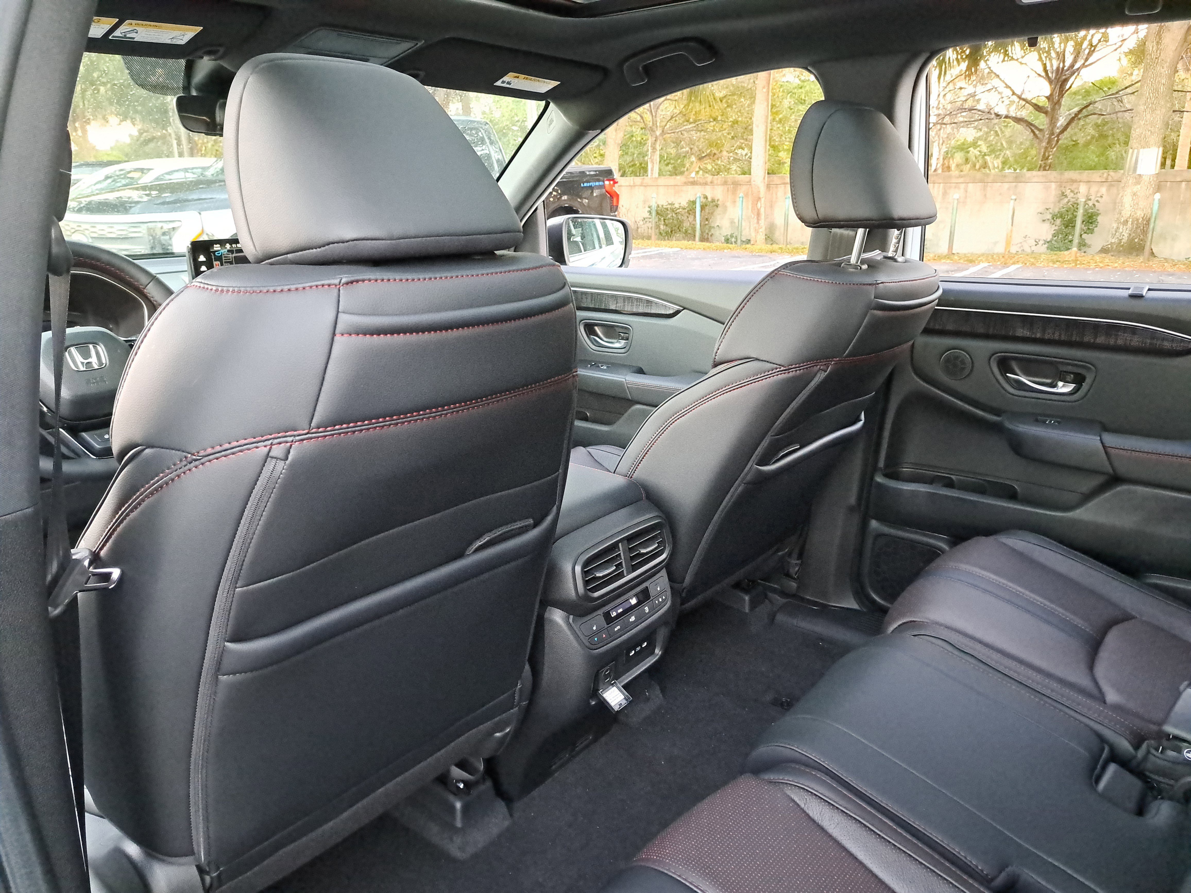 New 2025 Honda Pilot Black Edition image 10