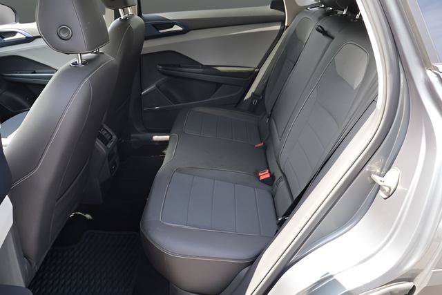 Certified 2024 Volkswagen Taos SE w/ Panoramic Sunroof Package FWD image 15