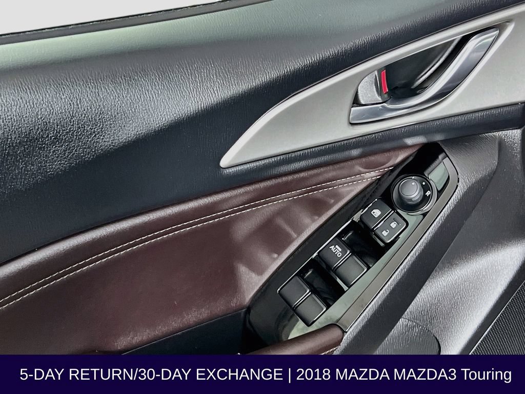 Used 2018 MAZDA MAZDA3 Touring FWD image 23