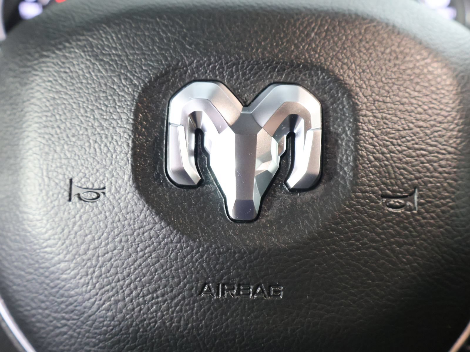 Used 2024 RAM 1500 Laramie AWD/4WD image 31