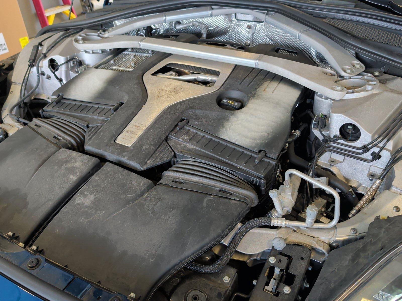 Used 2021 Aston Martin DBX AWD/4WD image 9