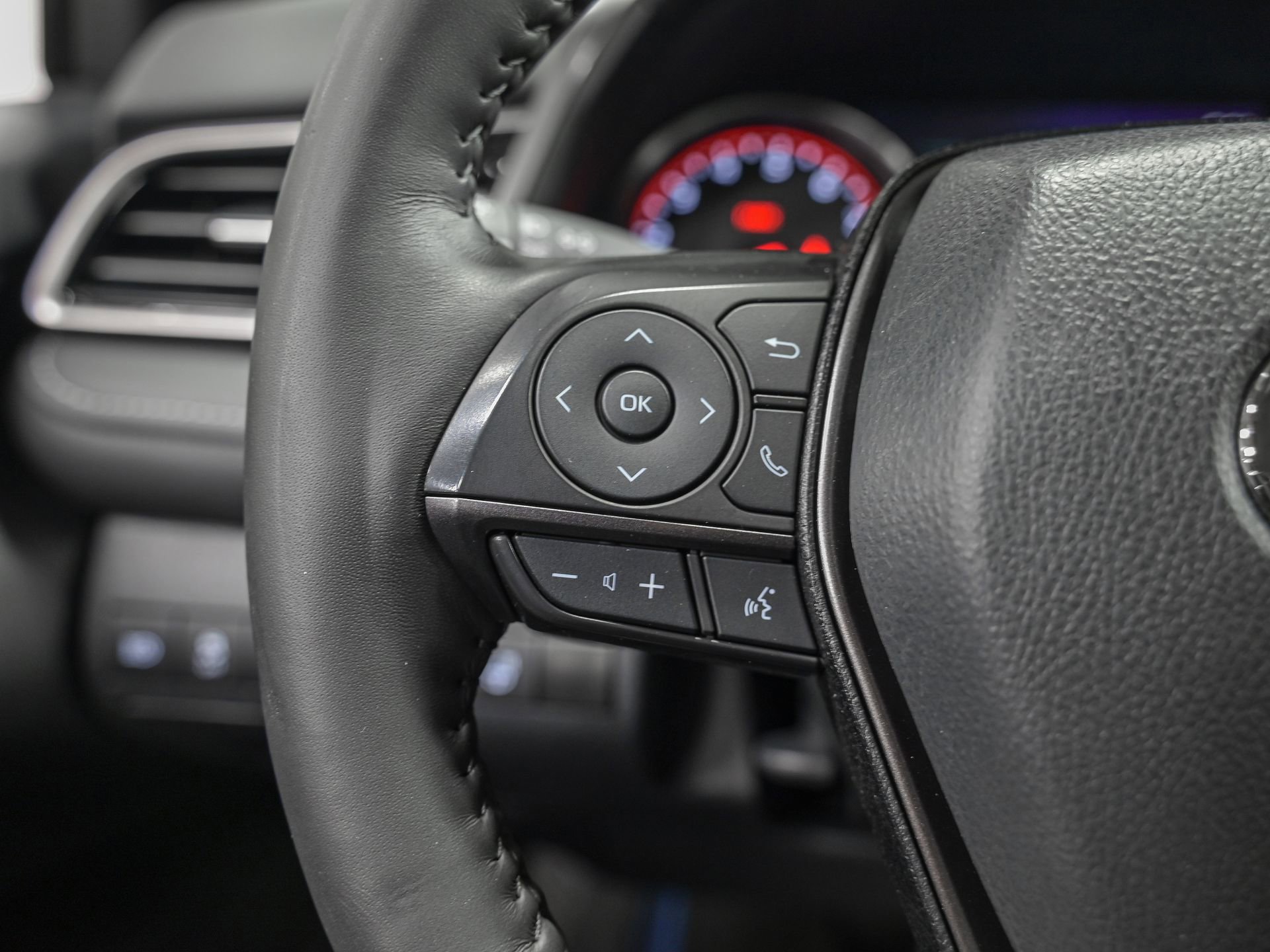 Used 2024 Toyota Camry XSE w/ Navigation Package image 18