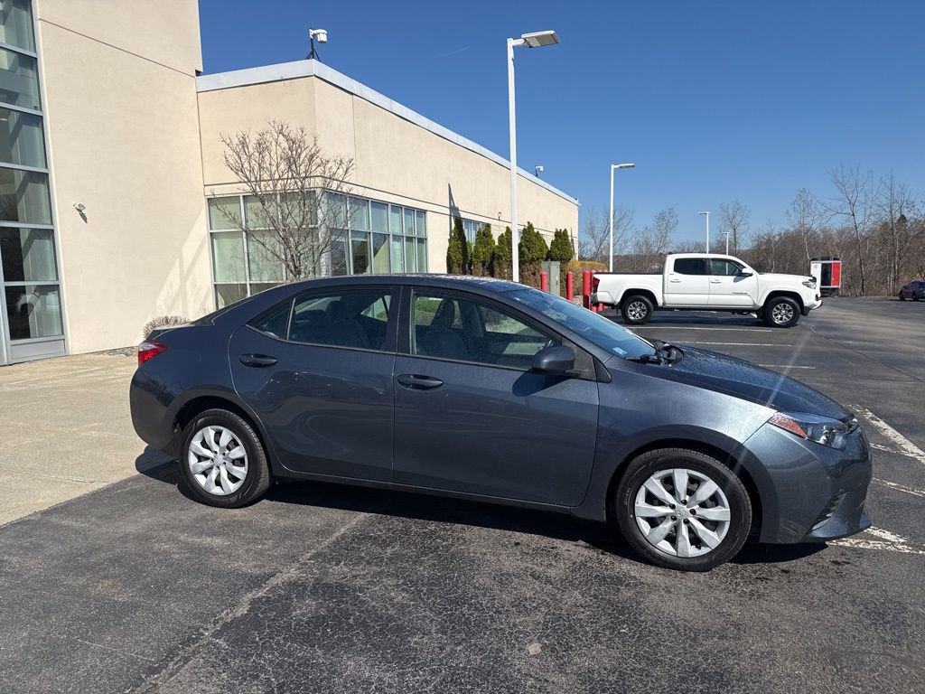 Used 2015 Toyota Corolla LE image 3