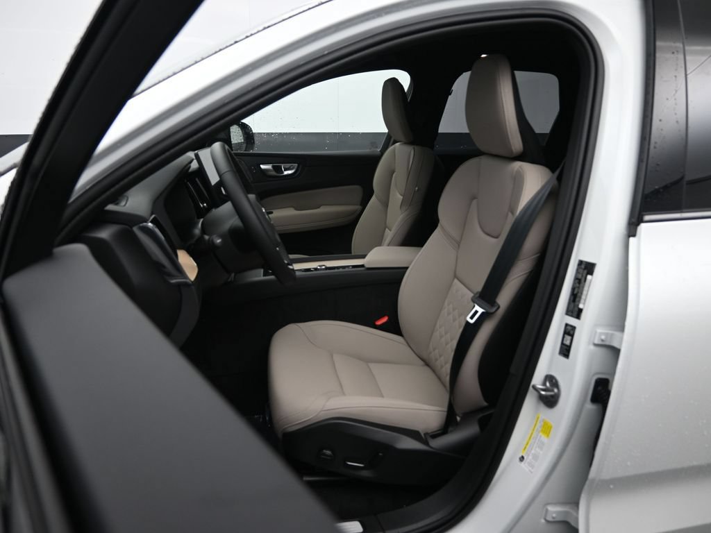 New 2026 Volvo XC60 B5 Plus w/ Protection Package Premier AWD/4WD image 20