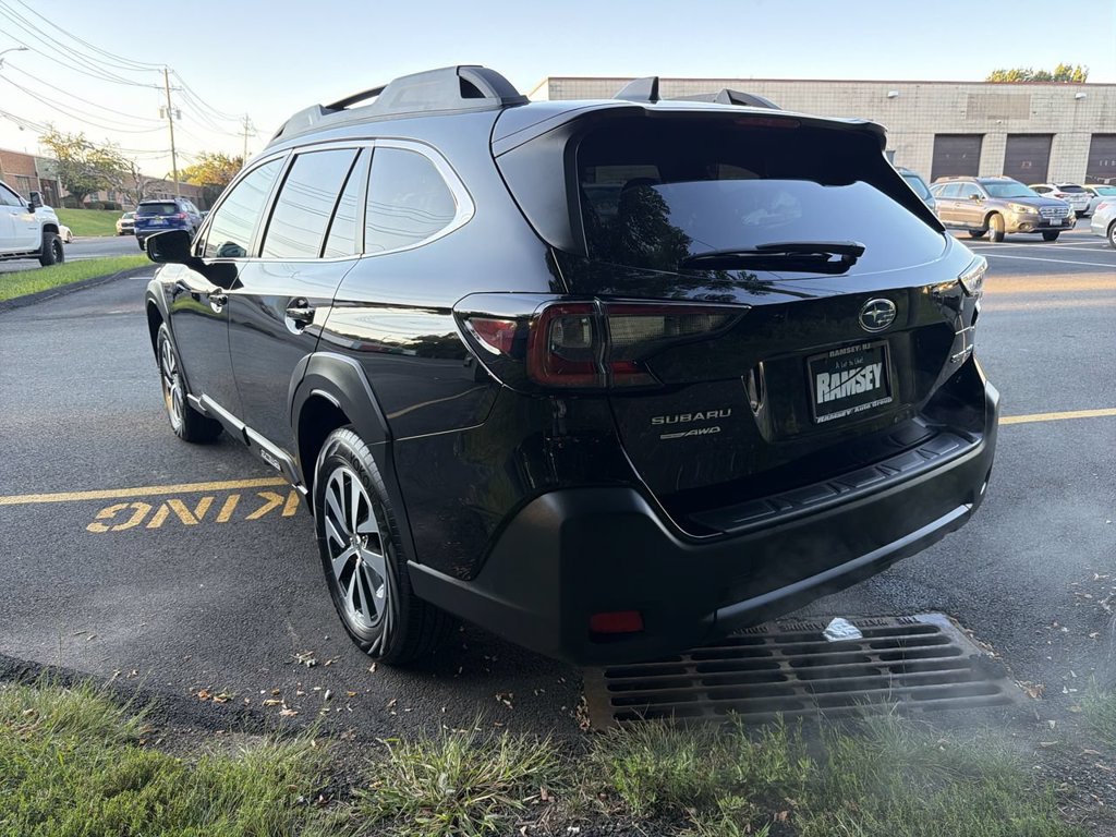 Certified 2024 Subaru Outback Premium AWD/4WD image 6