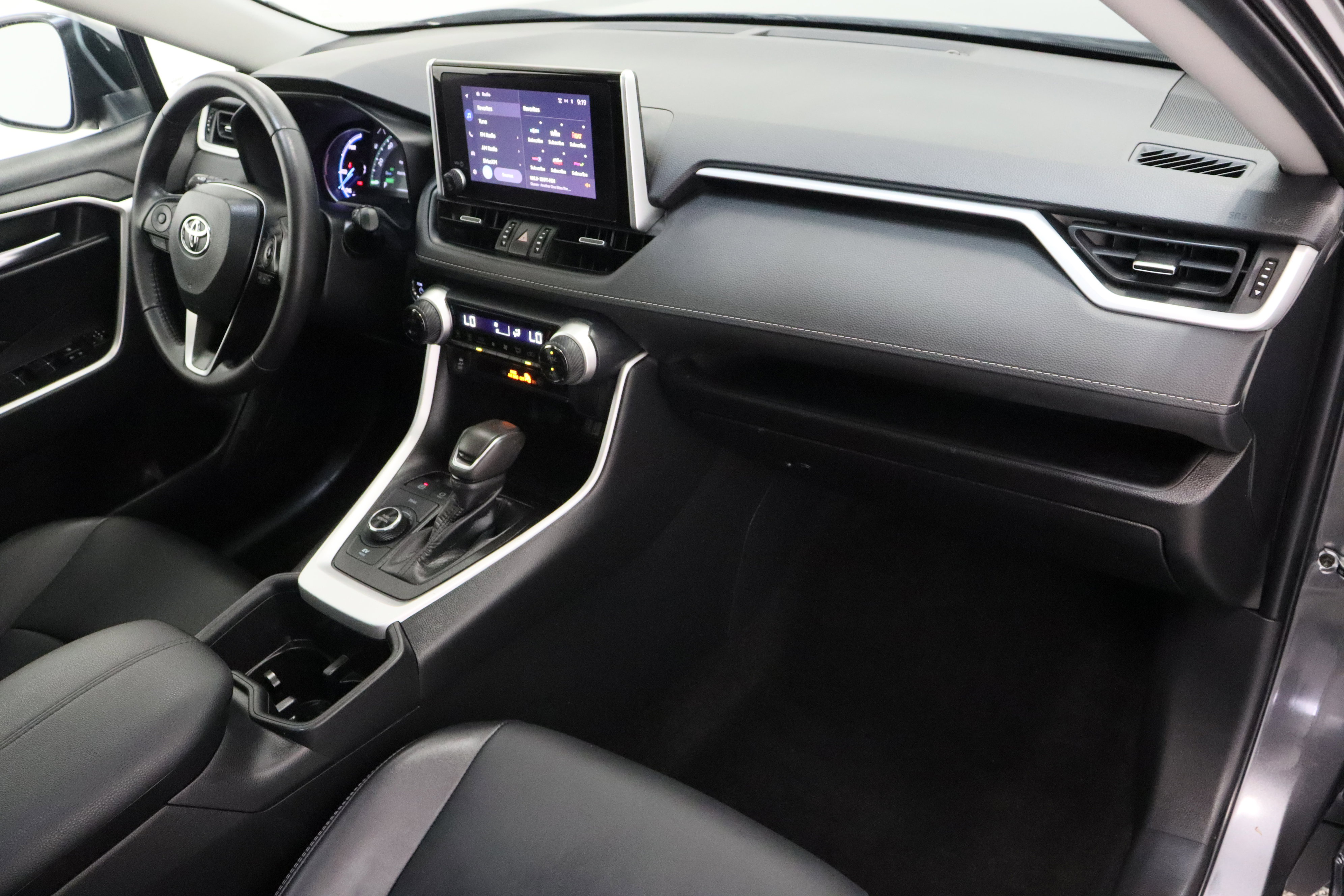 Used 2023 Toyota RAV4 XLE Premium AWD/4WD image 38