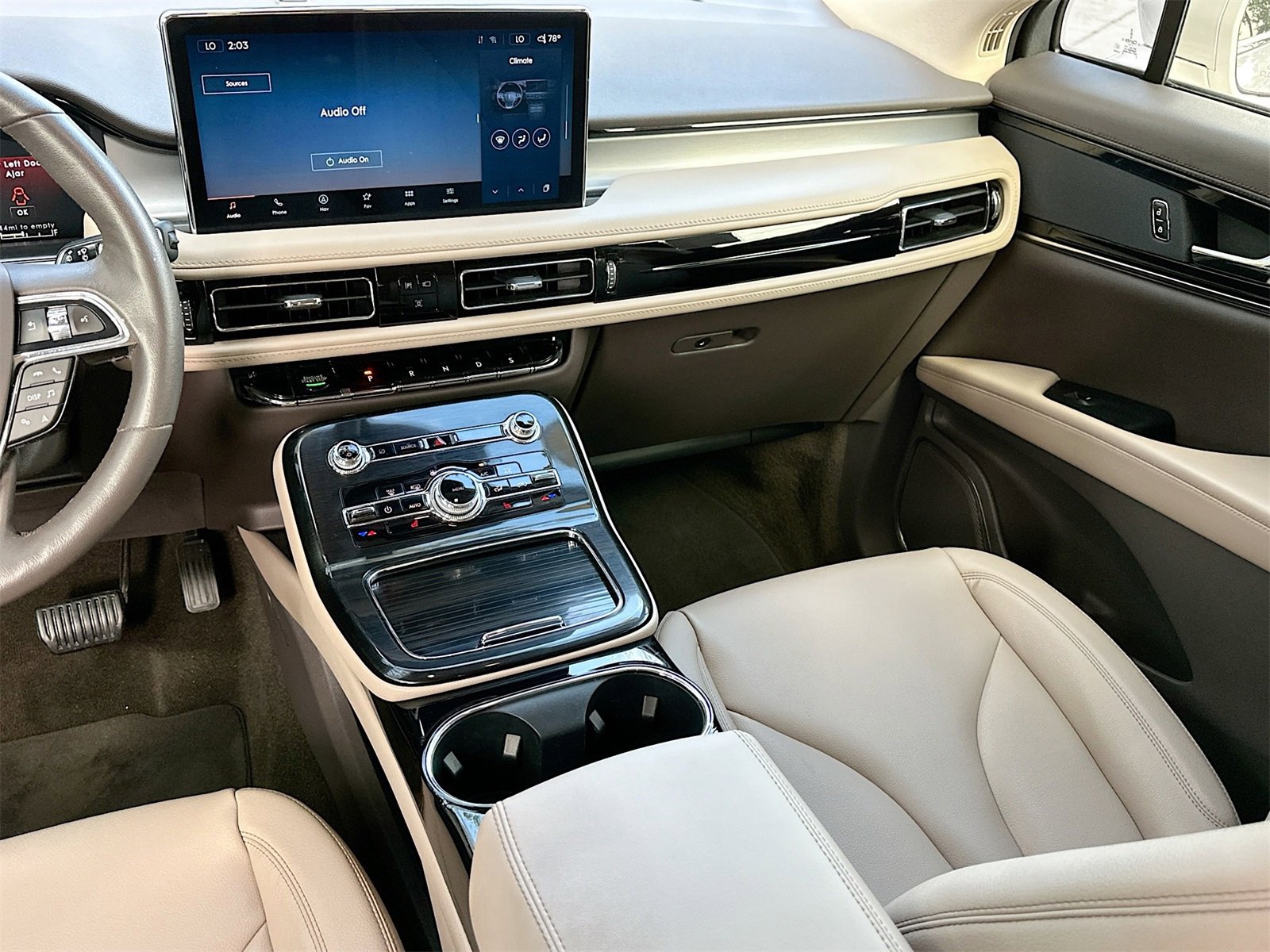 Used 2023 Lincoln Nautilus AWD w/ Premium Package image 23