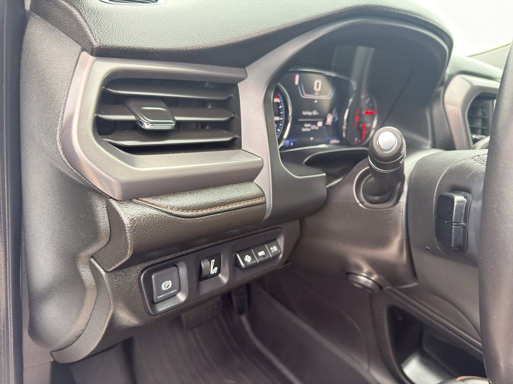 Used 2022 GMC Acadia AT4 w/ Technology Package AWD/4WD image 14