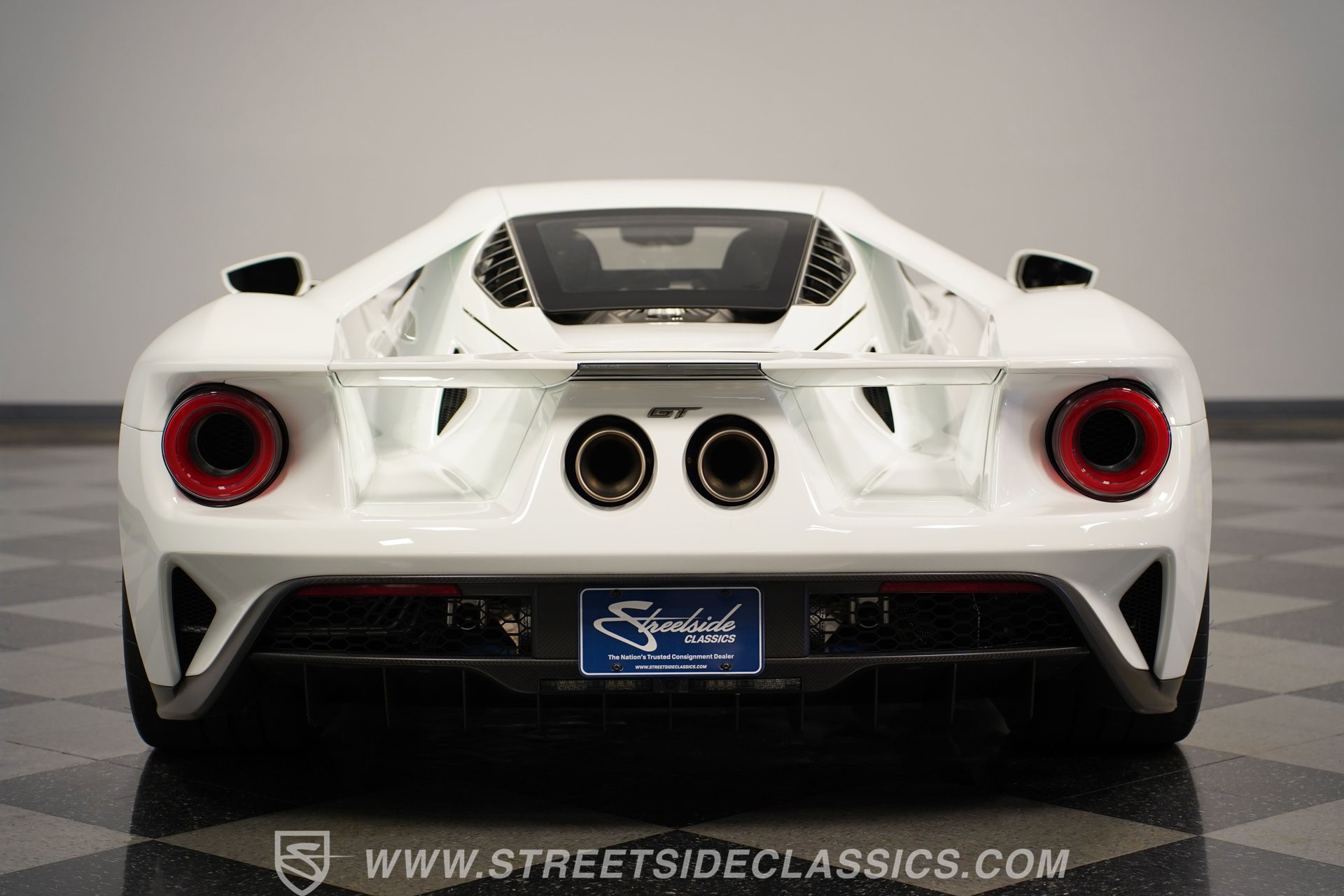 Used 2017 Ford GT RWD image 27