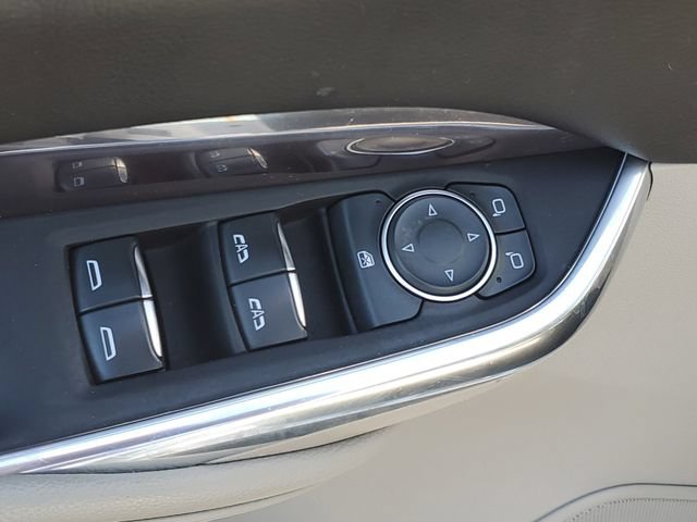 Certified 2022 Cadillac XT4 Luxury w/ Cold Weather Package AWD/4WD image 12