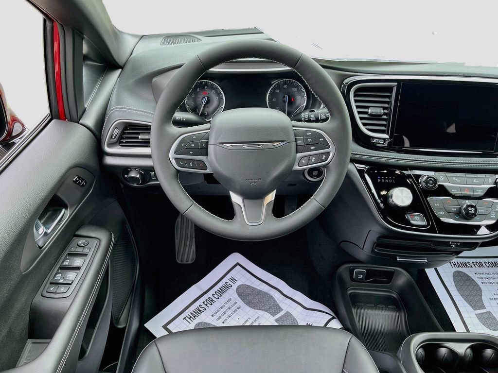 New 2027 Chrysler Pacifica Select FWD image 19