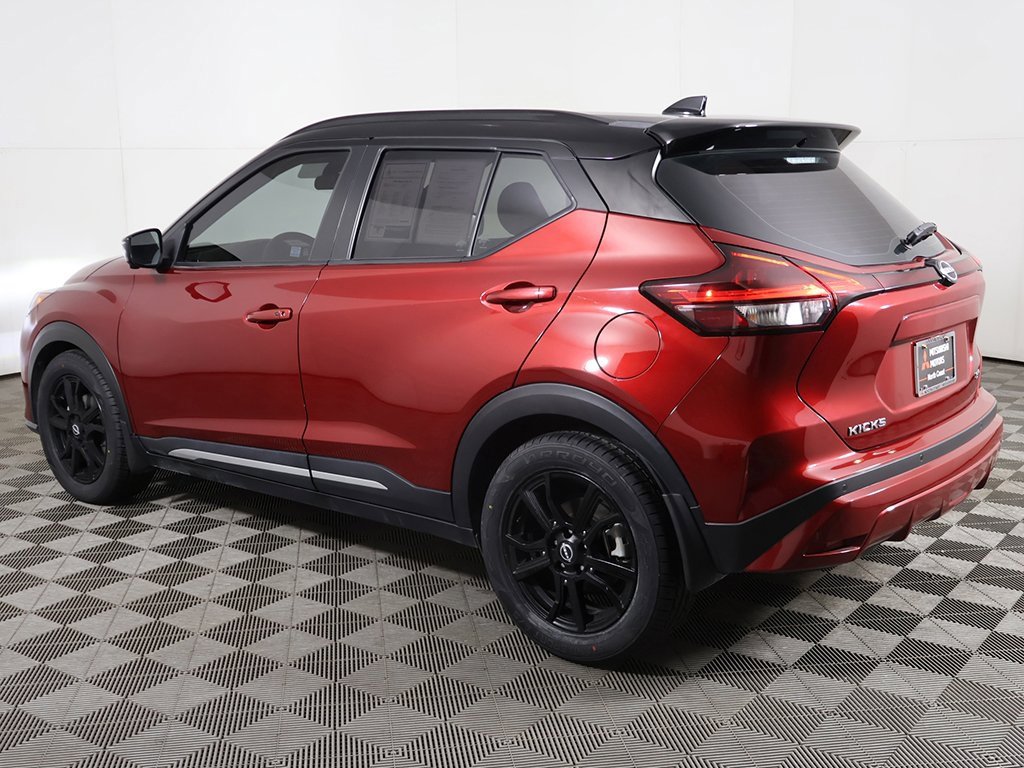 Used 2023 Nissan Kicks SR w/ SR Premium Package image 13