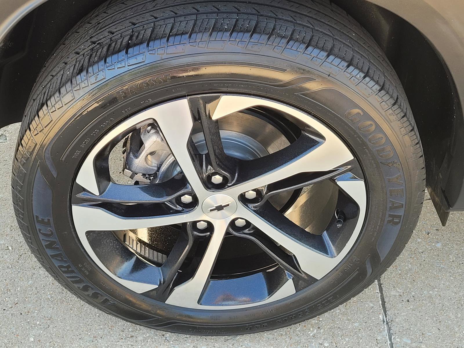 Used 2025 Chevrolet Trax RS w/ Driver Confidence Package FWD image 6