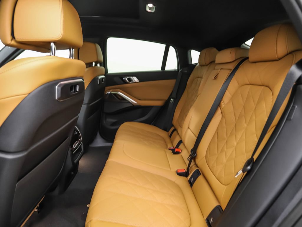 New 2026 BMW X6 xDrive40i w/ Climate Comfort Package image 21