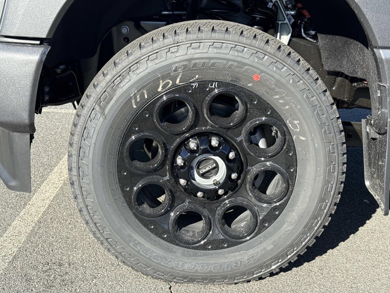 New 2026 Ford F350 Lariat w/ Black Appearance Package image 9