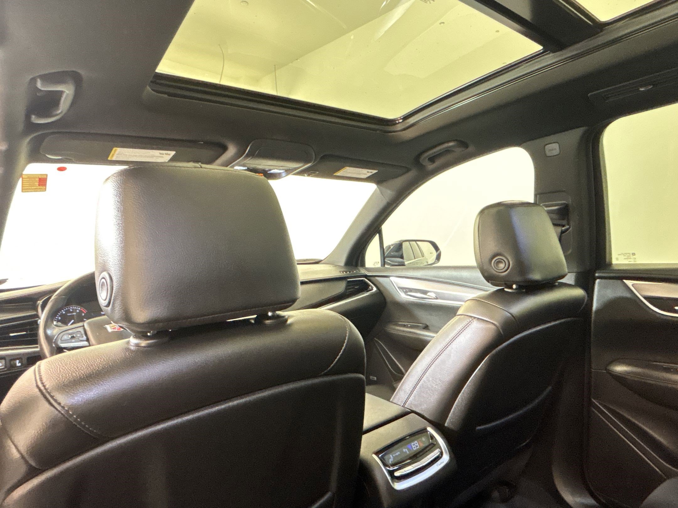 Used 2022 Cadillac XT6 Luxury w/ LPO, Floor Liner Package AWD/4WD image 31