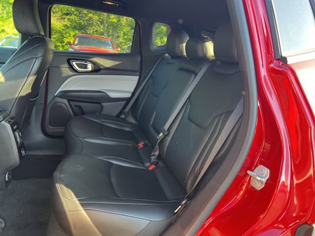 Used 2025 Jeep Compass Limited AWD/4WD image 13