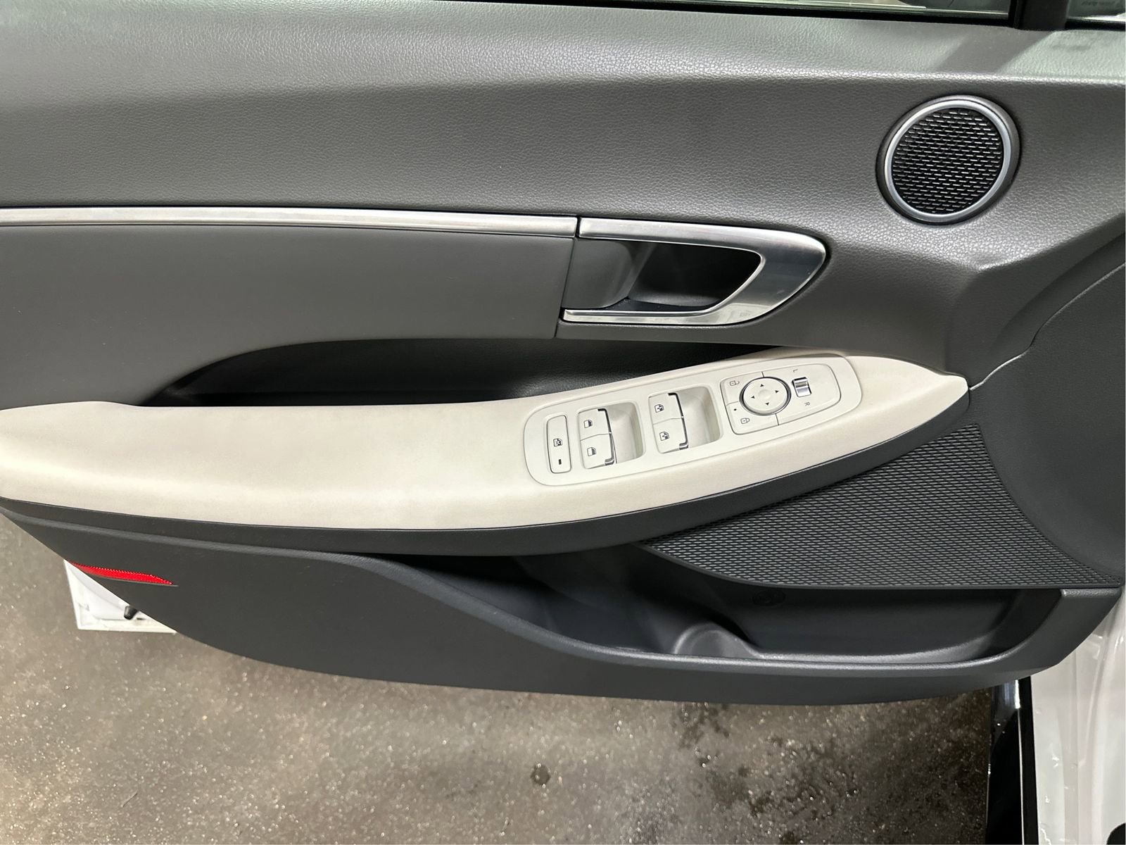 Certified 2023 Hyundai Sonata SEL w/ Preferred Accessory Package FWD image 20