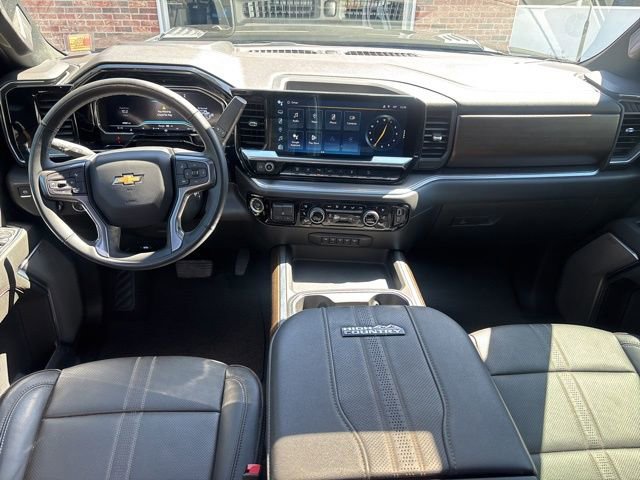 Used 2024 Chevrolet Silverado 2500 High Country w/ High Country Premium Package AWD/4WD image 25