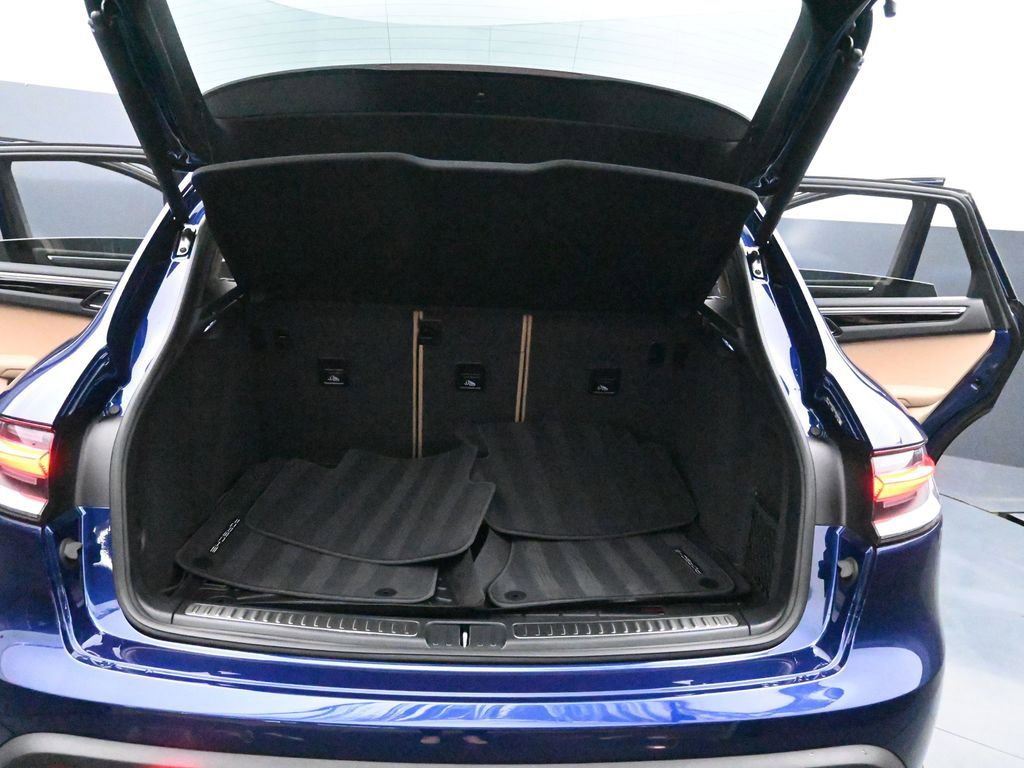 Used 2025 Porsche Macan image 20