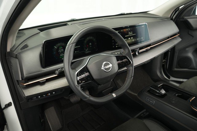 Used 2023 Nissan Ariya AWD image 30