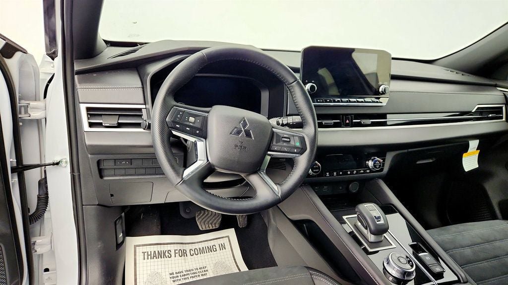 Used 2024 Mitsubishi Outlander SE Black Edition AWD/4WD image 13