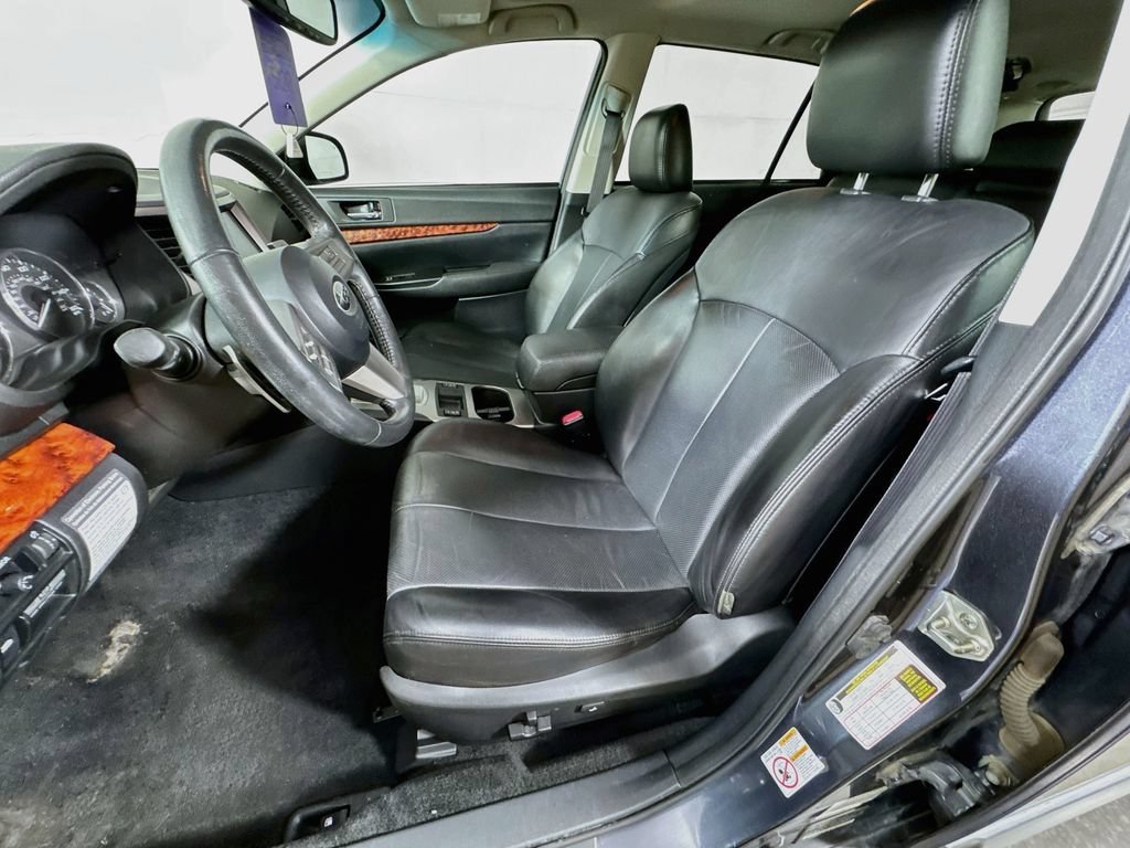 Used 2011 Subaru Outback 3.6R Limited AWD/4WD image 24
