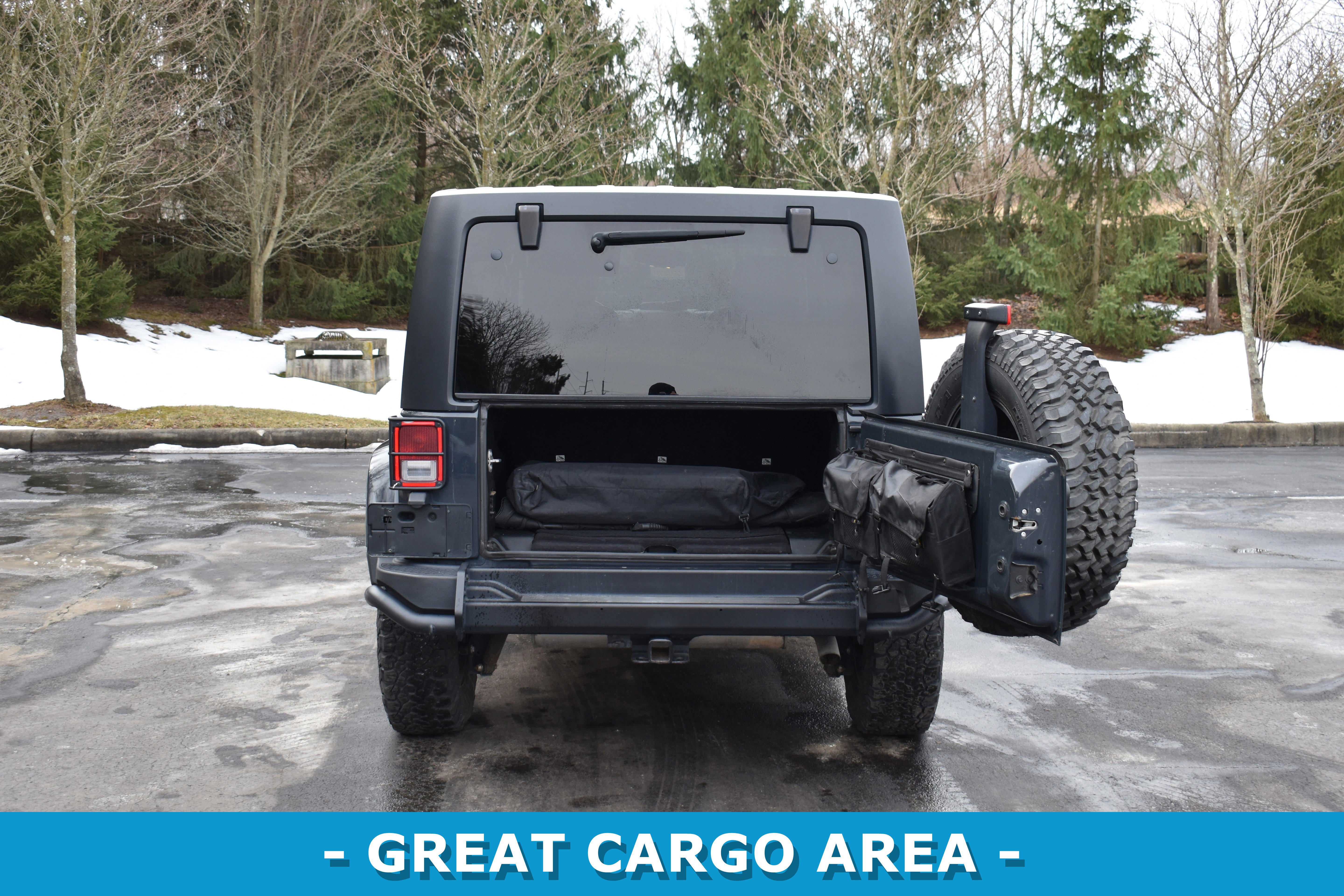 Used 2017 Jeep Wrangler Unlimited Sahara image 22