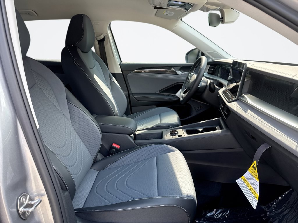 New 2026 Volkswagen Tiguan SE FWD image 25