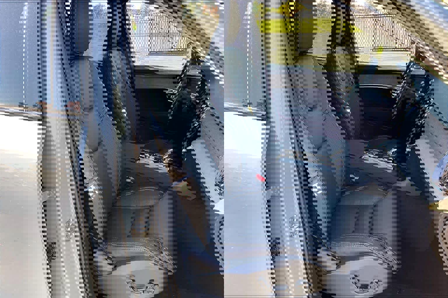 New 2026 Volvo XC90 B6 Ultra w/ Protection Package image 32