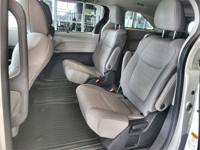 Used 2024 Toyota Sienna LE image 22