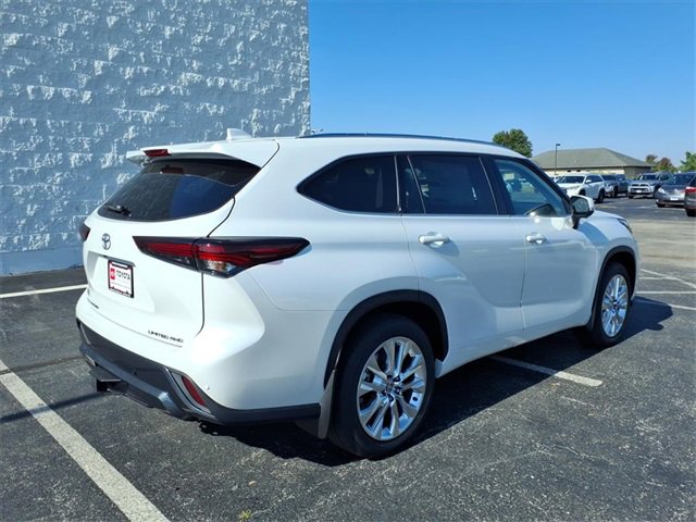 New 2025 Toyota Highlander Limited image 3