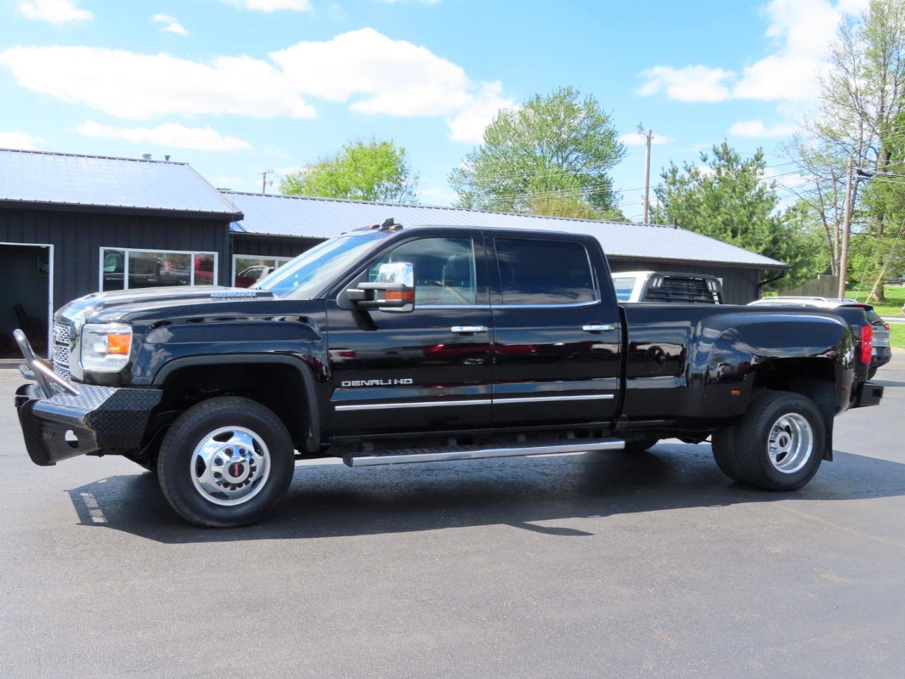 Used 2019 GMC Sierra 3500 Denali w/ Duramax Plus Package AWD/4WD image 2
