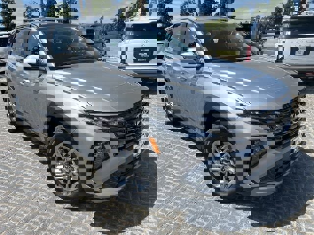 New 2026 Hyundai Tucson SE image 1