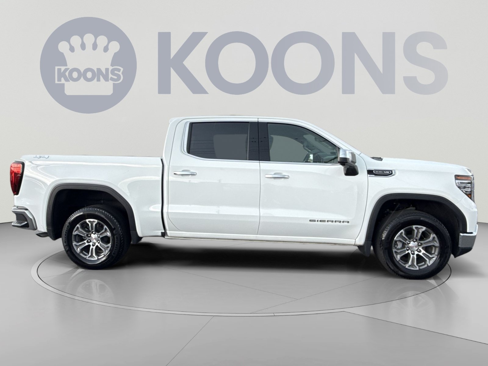Used 2025 GMC Sierra 1500 SLT AWD/4WD image 8