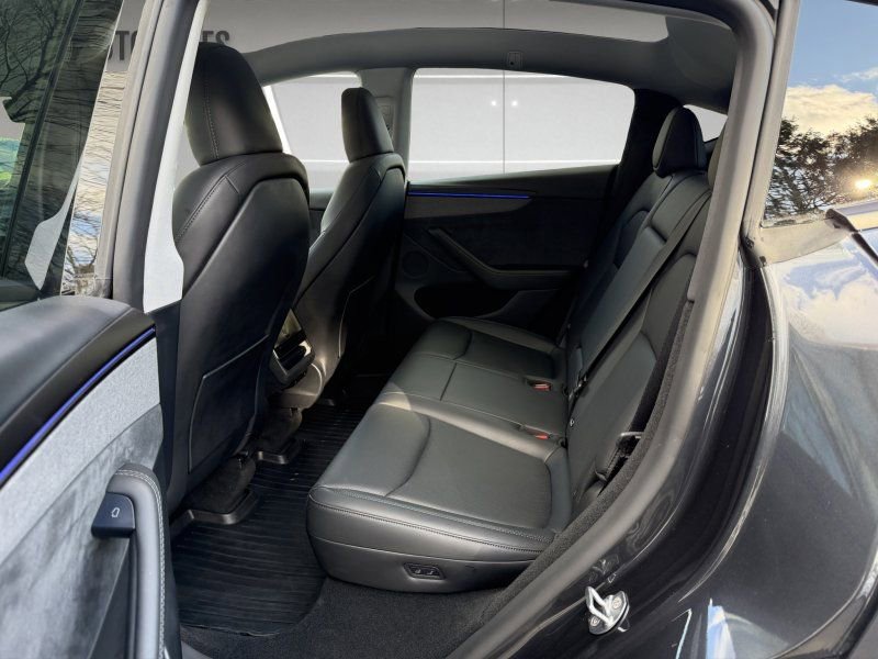 Used 2026 Tesla Model Y AWD image 10