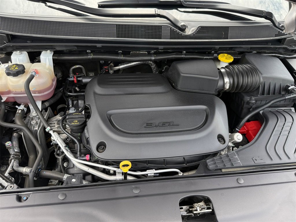 Certified 2023 Chrysler Pacifica Touring-L image 20