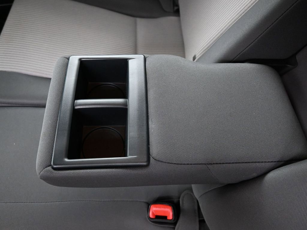 Used 2015 Toyota RAV4 LE image 13