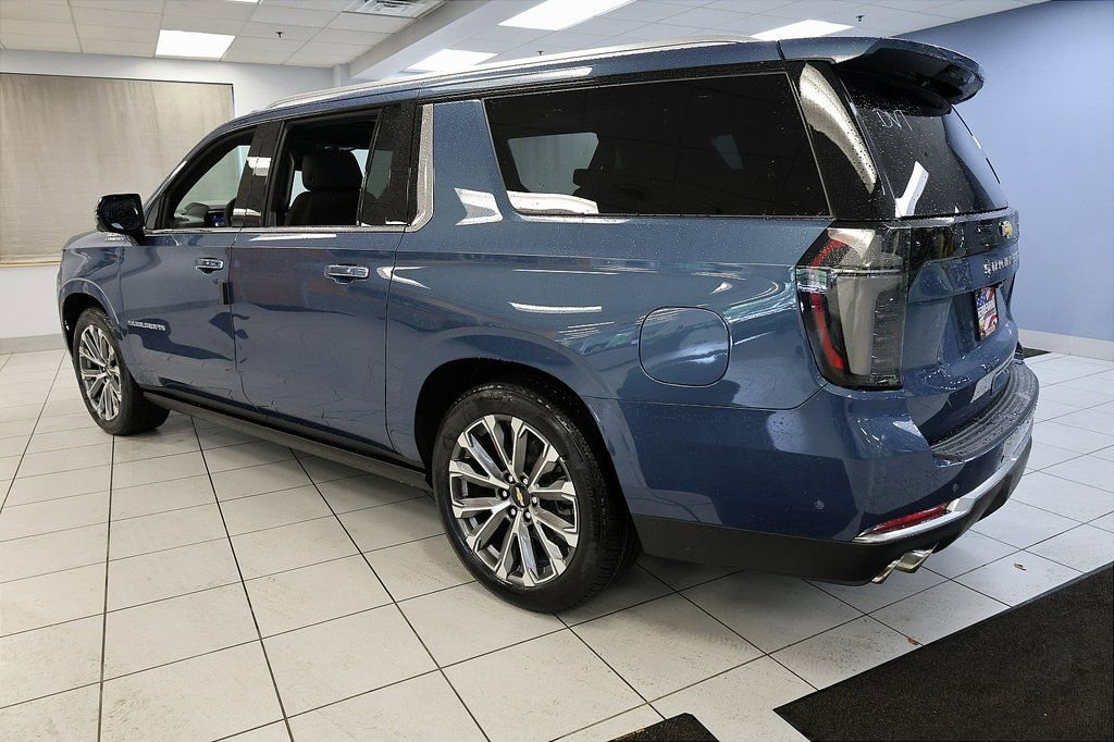 New 2026 Chevrolet Suburban High Country image 8