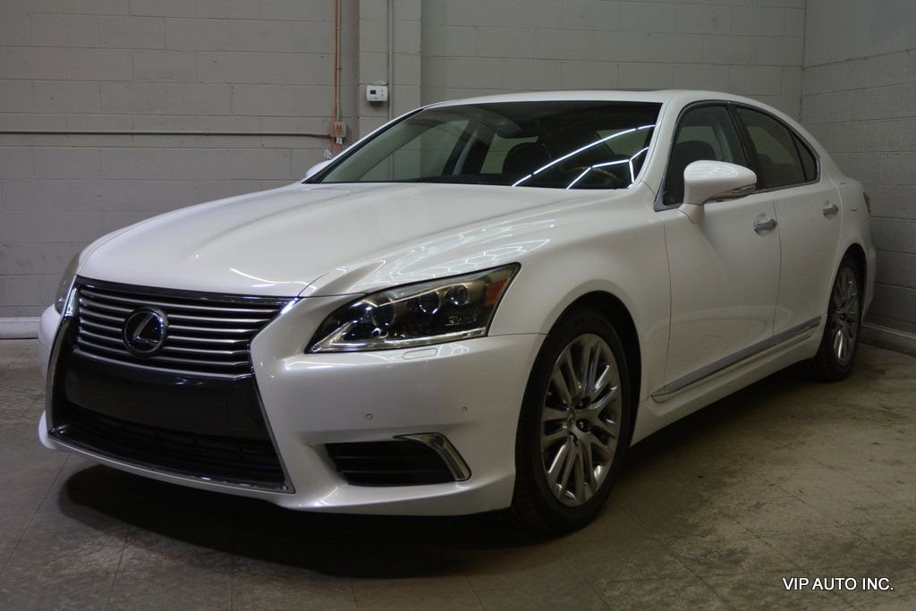 Used 2015 Lexus LS 460 w/ Comfort Package image 2